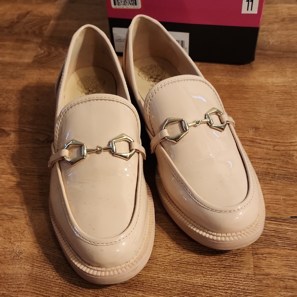 Elegant Cream Loafers with Gold Accents
